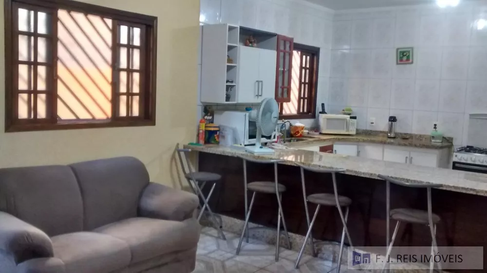 Sobrado à venda com 2 quartos, 140m² - Foto 4