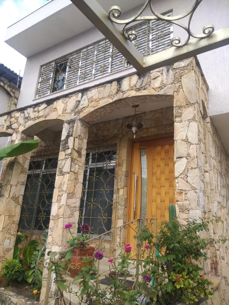 Sobrado, 3 quartos, 315 m² - Foto 1
