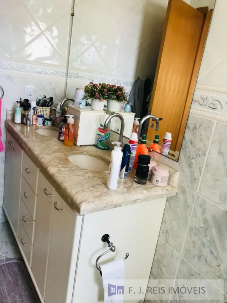 Sobrado, 3 quartos, 179 m² - Foto 1
