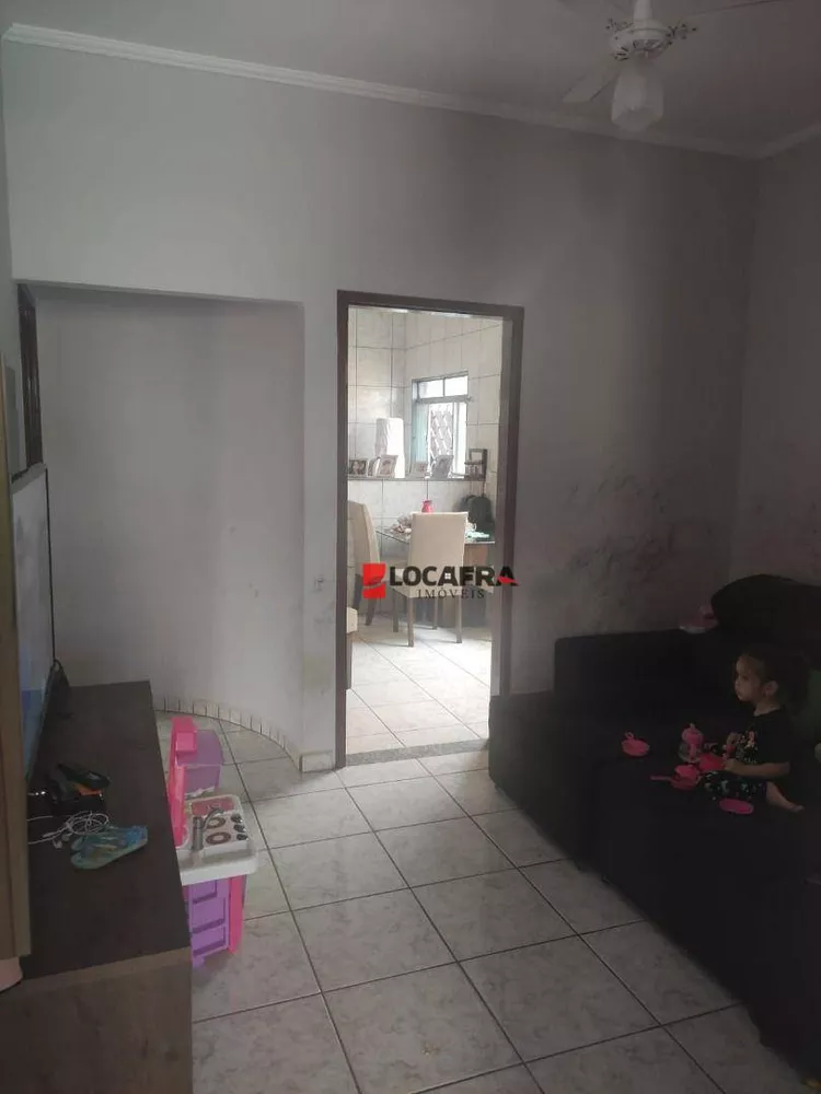 Casa, 4 quartos, 170 m² - Foto 1