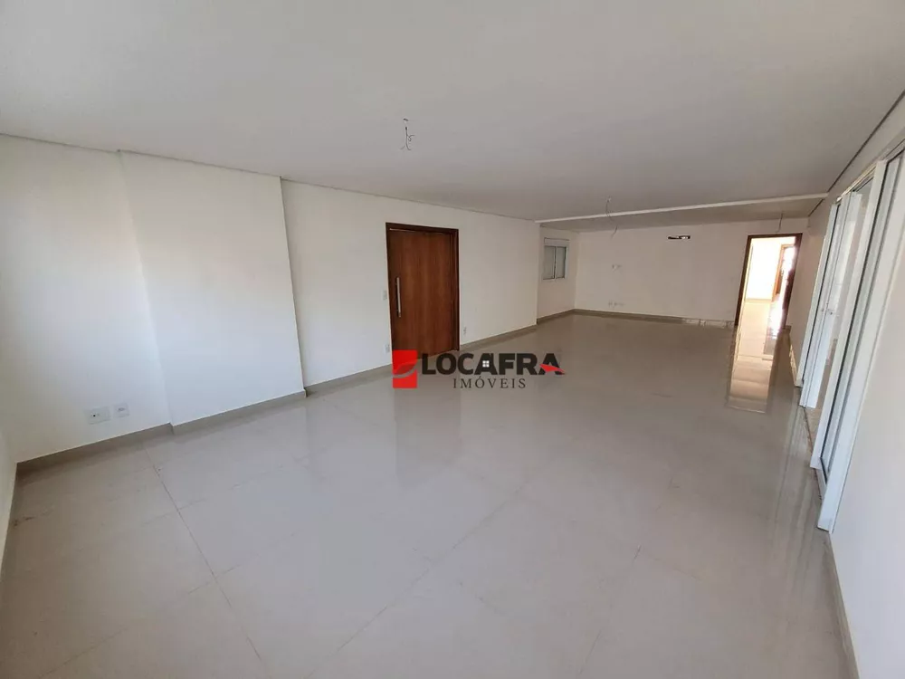 Apartamento, 3 quartos, 260 m² - Foto 1