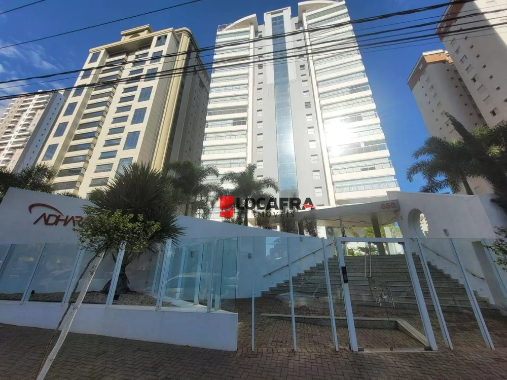 Apartamento, 3 quartos, 245 m² - Foto 1