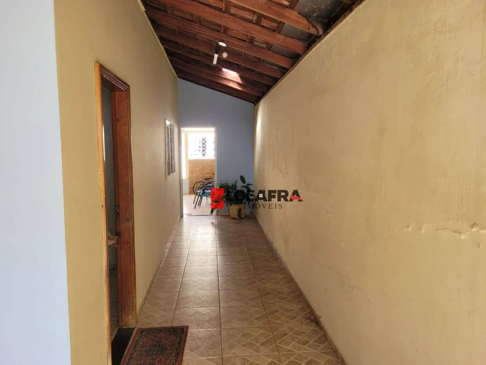 Casa, 5 quartos, 182 m² - Foto 2
