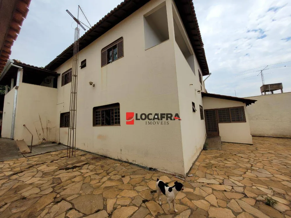 Sobrado, 4 quartos, 316 m² - Foto 2