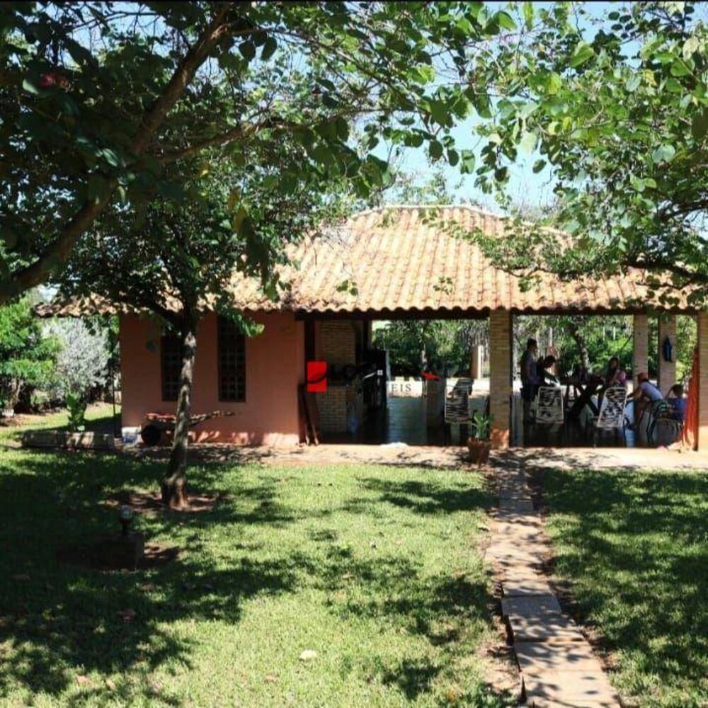 Sítio à venda com 4 quartos, 200m² - Foto 2