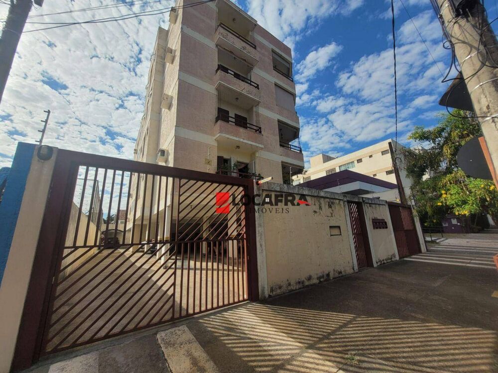 Apartamento à venda com 3 quartos, 141m² - Foto 1