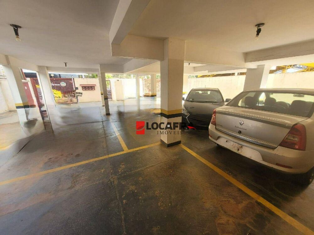 Apartamento à venda com 3 quartos, 141m² - Foto 2