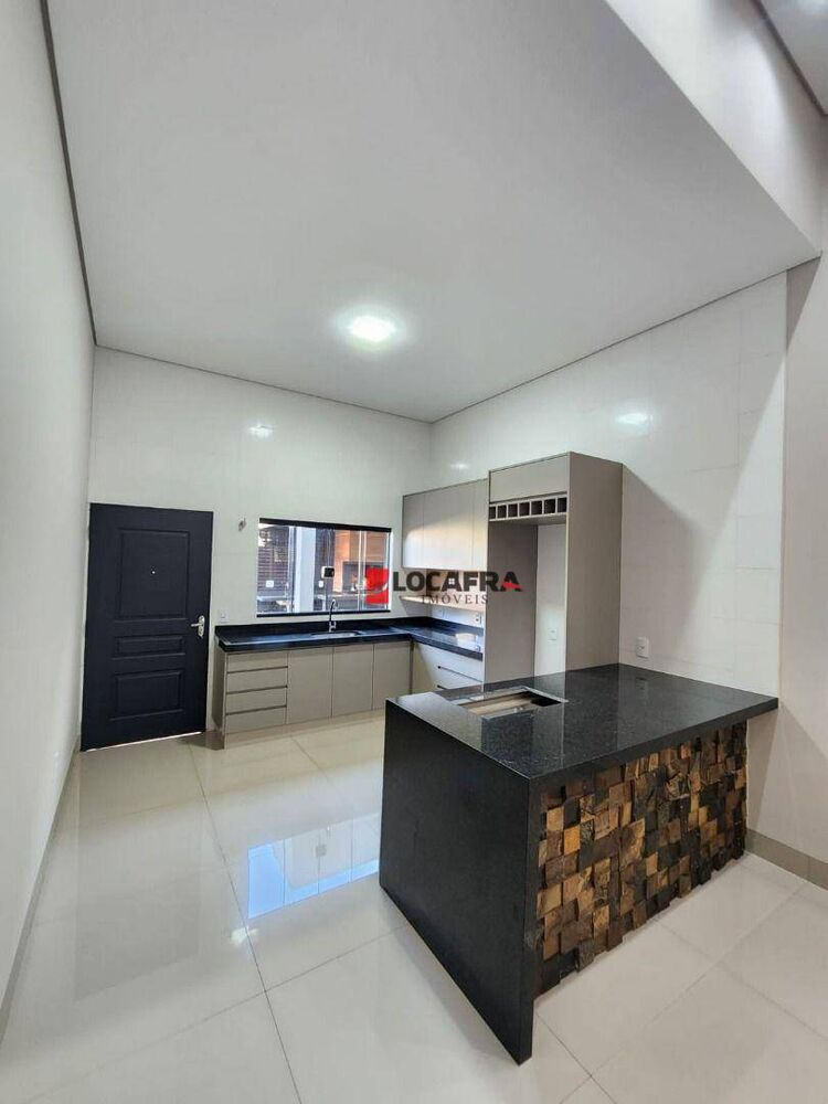 Casa à venda com 3 quartos, 117m² - Foto 2