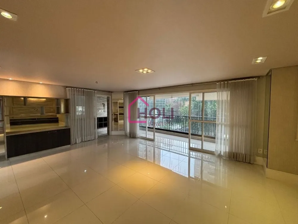 Apartamento, 3 quartos, 215 m² - Foto 1
