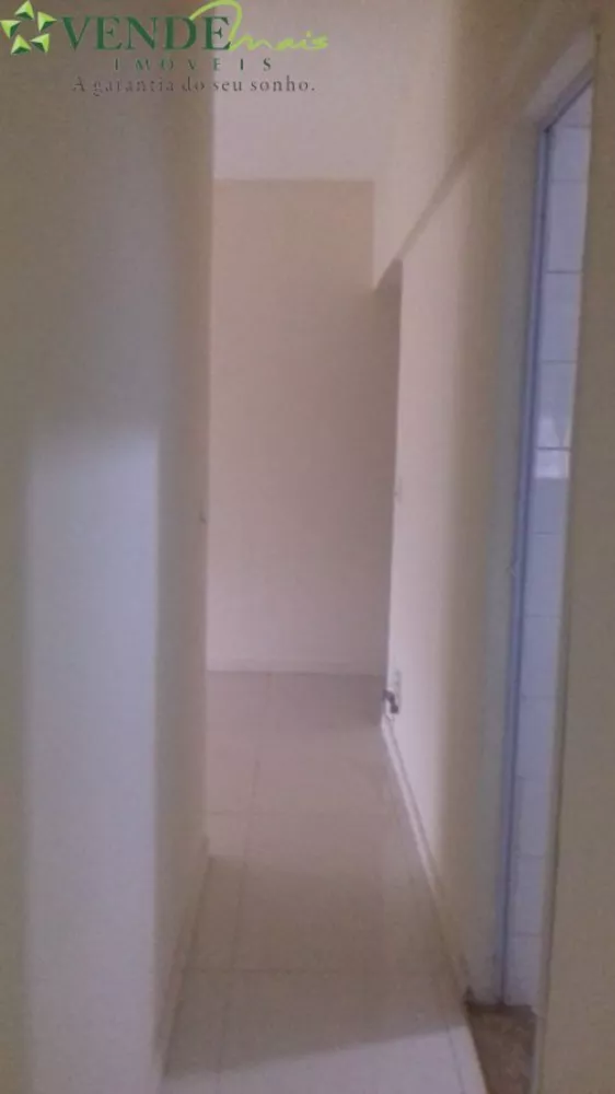 Apartamento à venda com 2 quartos, 70m² - Foto 4