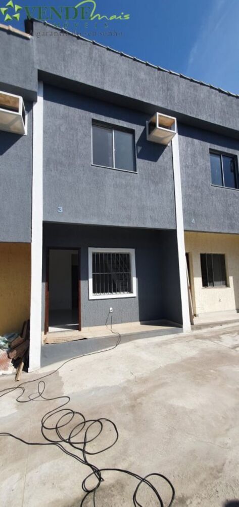 Casa à venda com 2 quartos, 65m² - Foto 1
