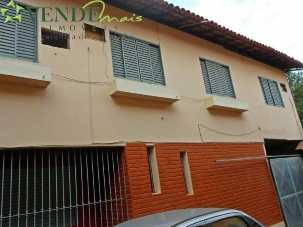 Casa à venda com 4 quartos, 120m² - Foto 1