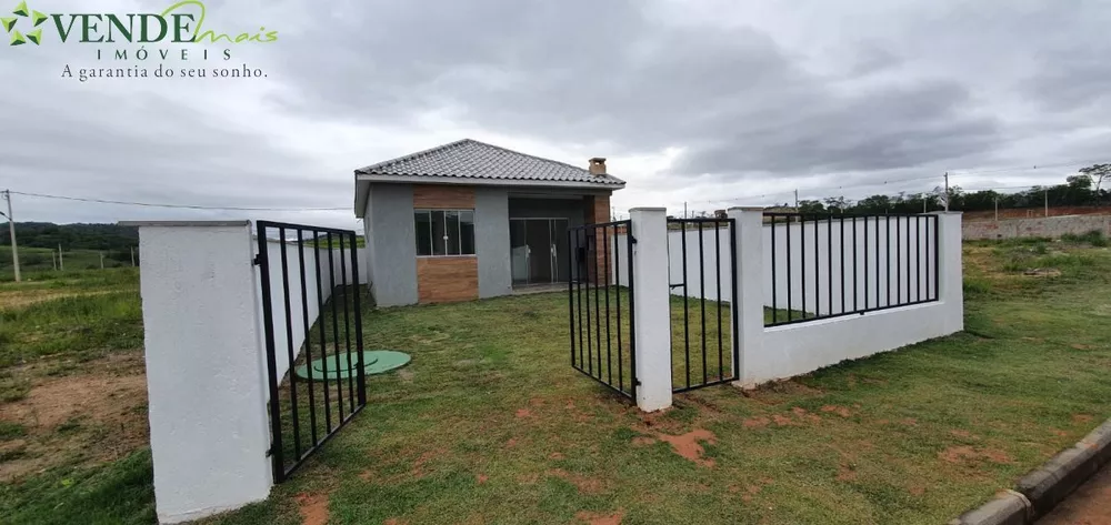 Casa à venda com 2 quartos, 60m² - Foto 4