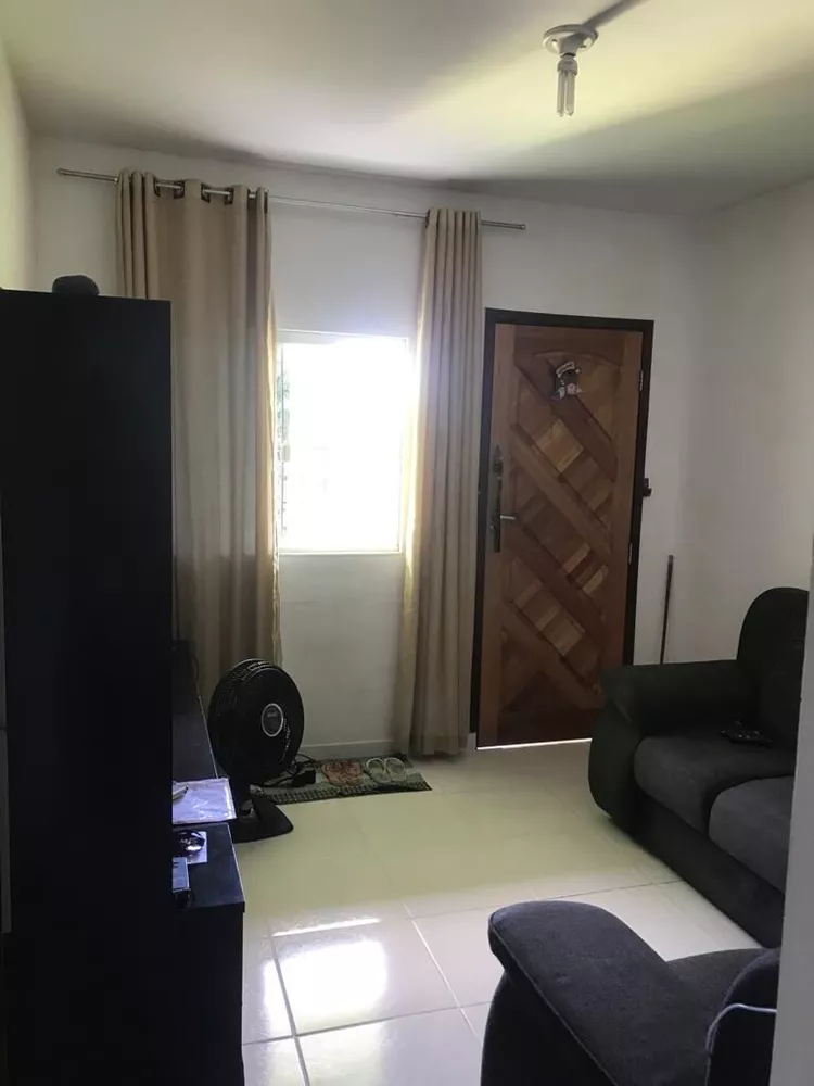 Casa à venda com 2 quartos, 70m² - Foto 3