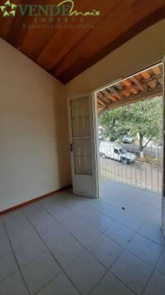 Casa à venda com 2 quartos, 70m² - Foto 6