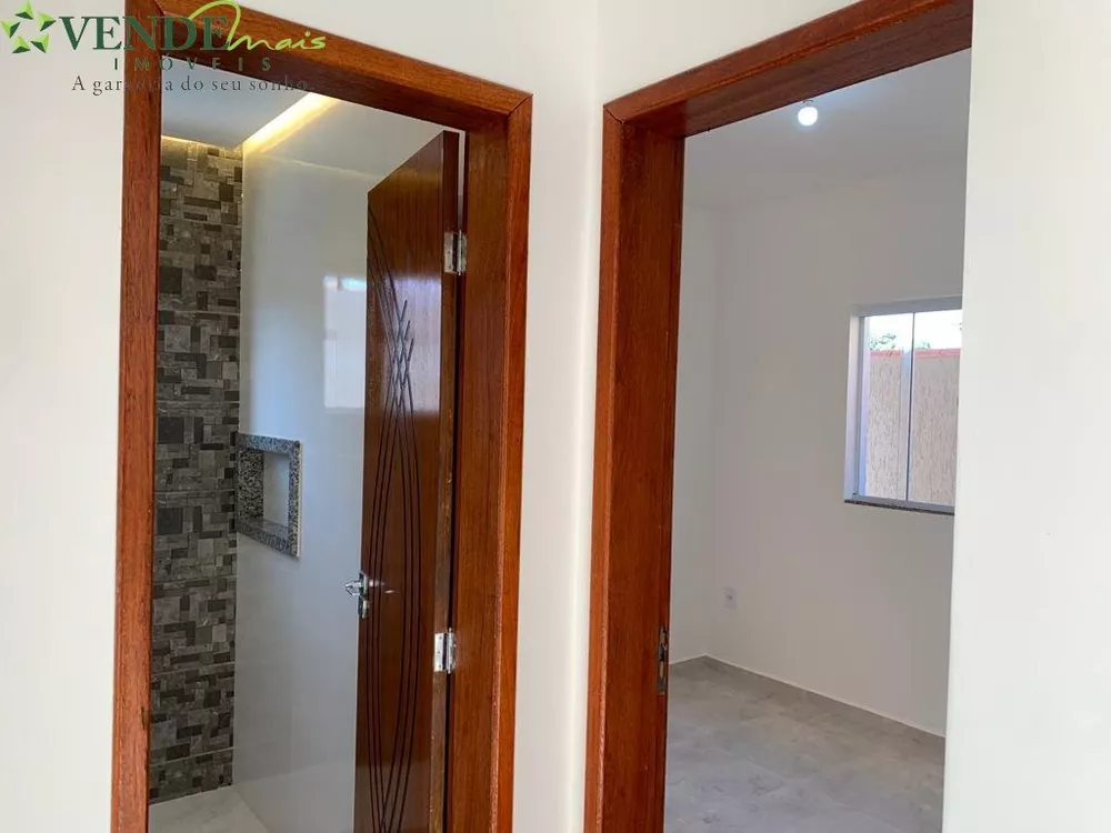 Casa à venda com 2 quartos, 57m² - Foto 4