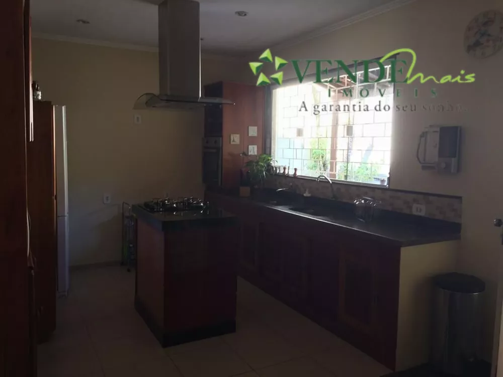 Casa à venda com 3 quartos, 165m² - Foto 2