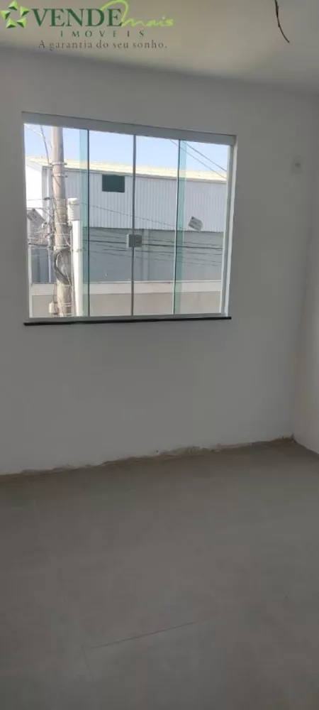 Casa à venda com 2 quartos, 80m² - Foto 2