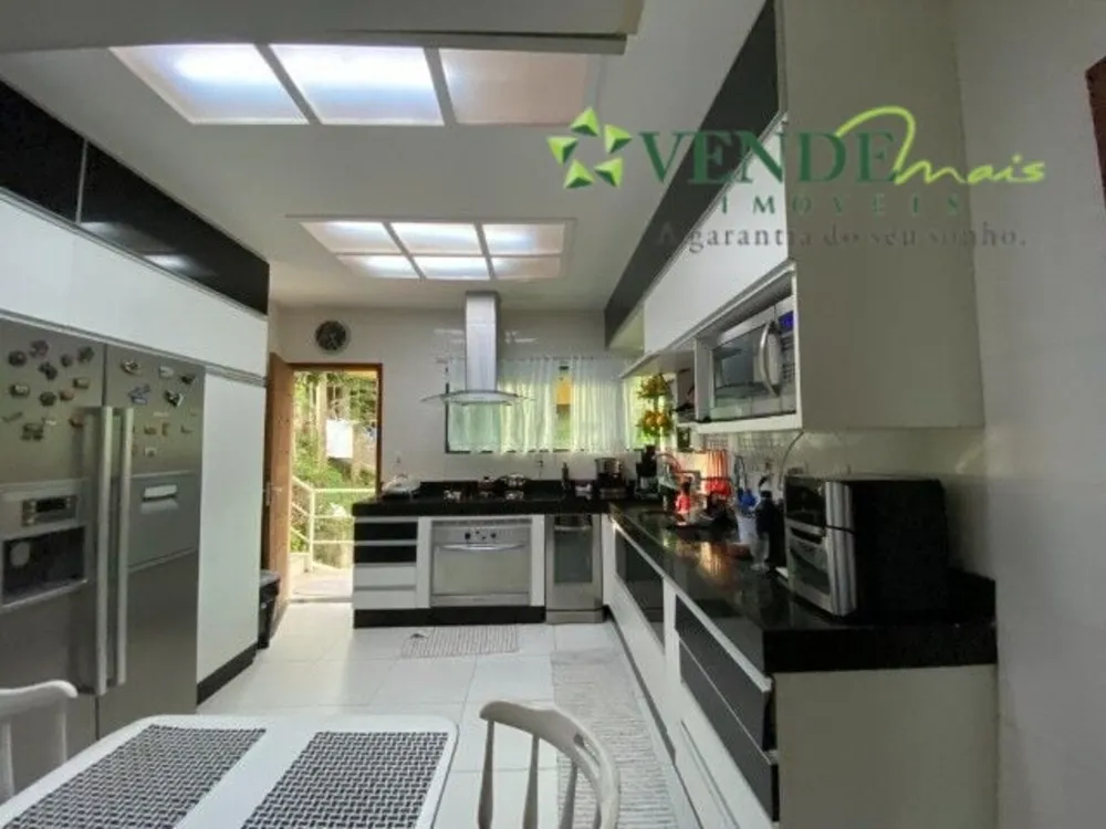 Casa, 6 quartos, 240 m² - Foto 18