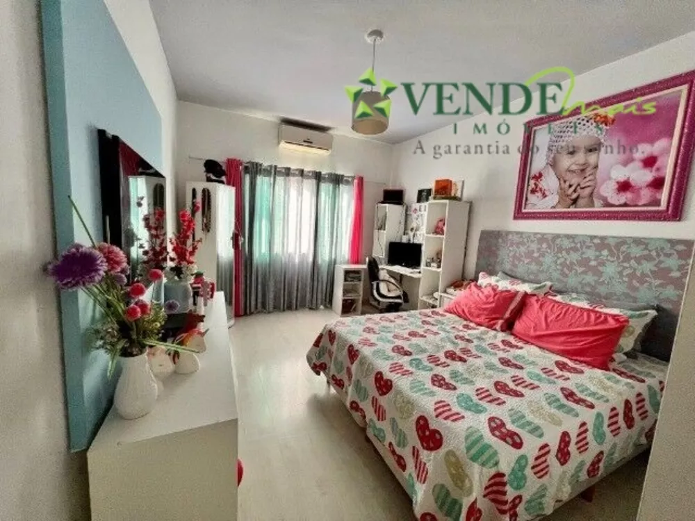 Casa, 6 quartos, 240 m² - Foto 14