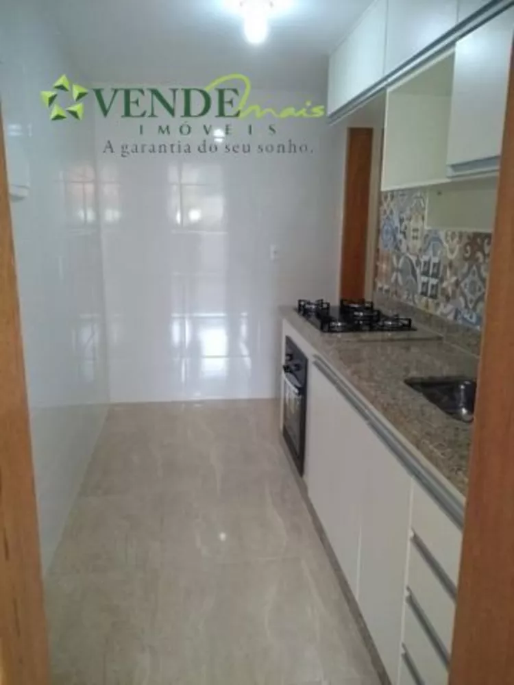 Apartamento à venda com 3 quartos, 76m² - Foto 2