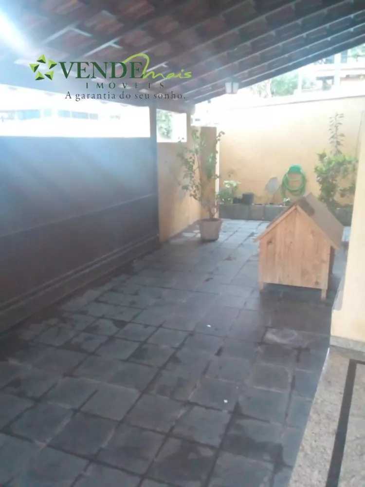 Casa à venda com 3 quartos, 189m² - Foto 3