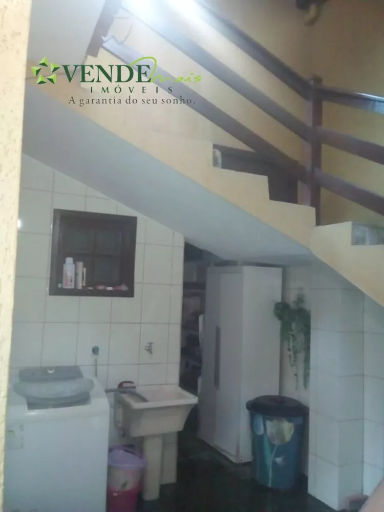 Casa à venda com 3 quartos, 189m² - Foto 4