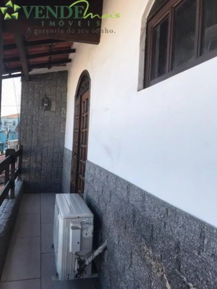 Casa à venda com 2 quartos, 140m² - Foto 1