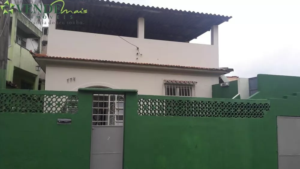 Casa à venda com 3 quartos, 90m² - Foto 1