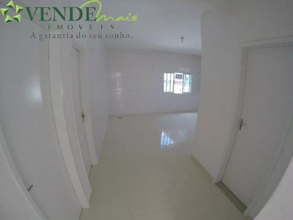 Casa à venda com 3 quartos, 90m² - Foto 4