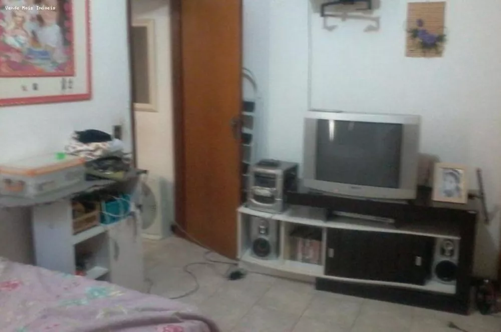 Apartamento à venda com 1 quarto, 40m² - Foto 2