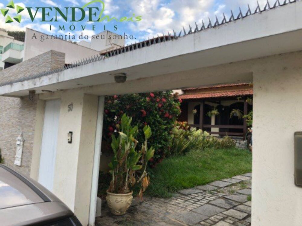 Casa à venda com 4 quartos, 400m² - Foto 1