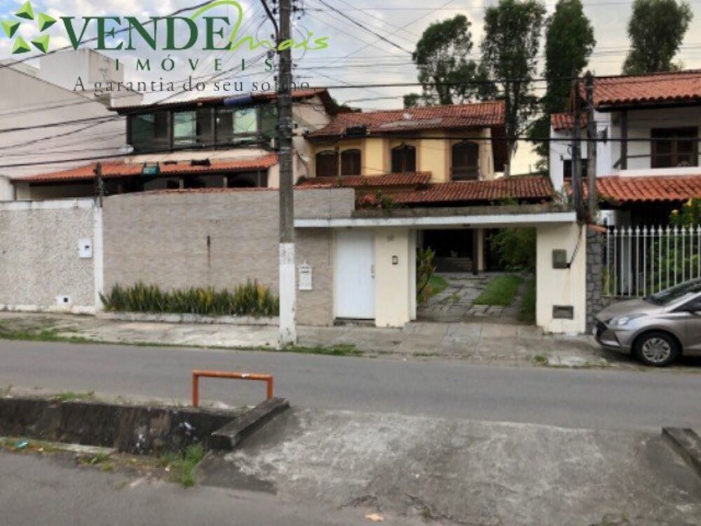 Casa à venda com 4 quartos, 400m² - Foto 2