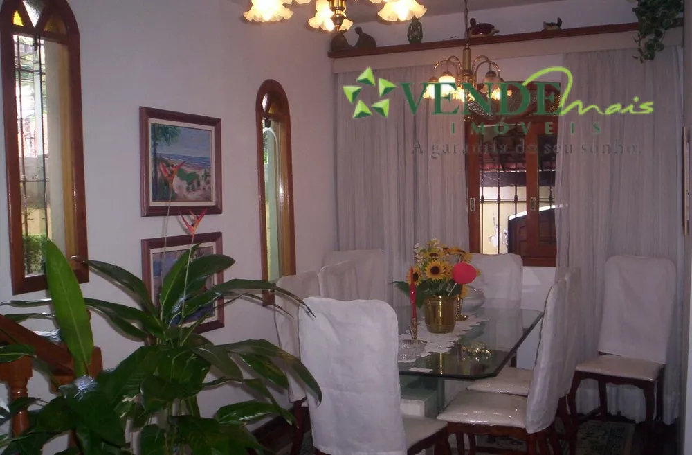 Casa, 4 quartos, 235 m² - Foto 2