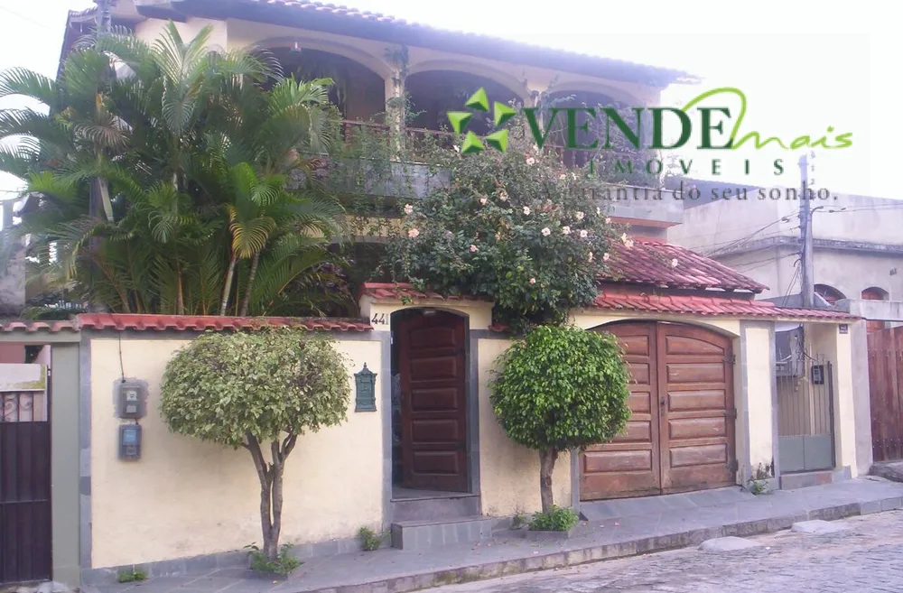Casa, 4 quartos, 235 m² - Foto 1