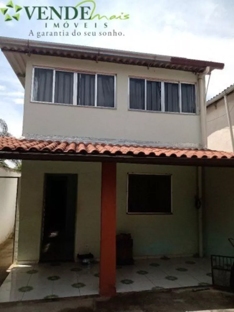 Casa à venda com 2 quartos, 180m² - Foto 1