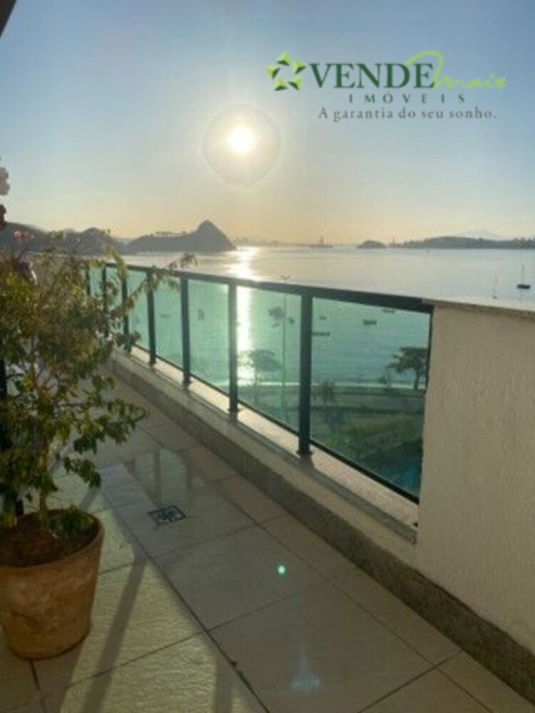 Cobertura, 3 quartos, 200 m² - Foto 1