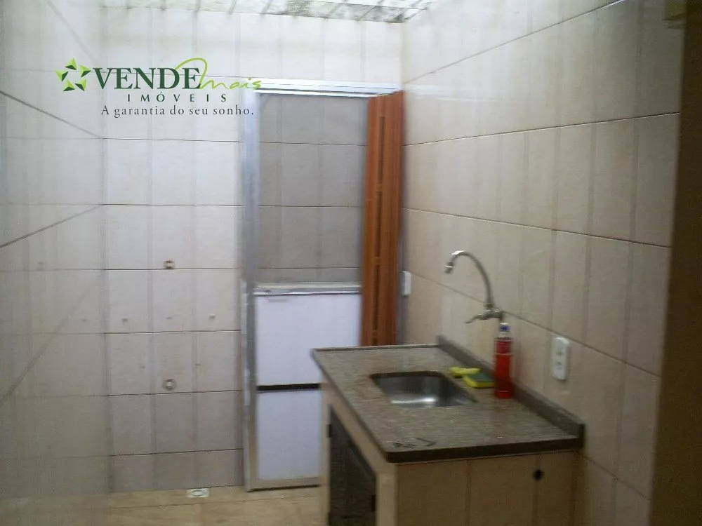 Casa à venda com 2 quartos, 60m² - Foto 8