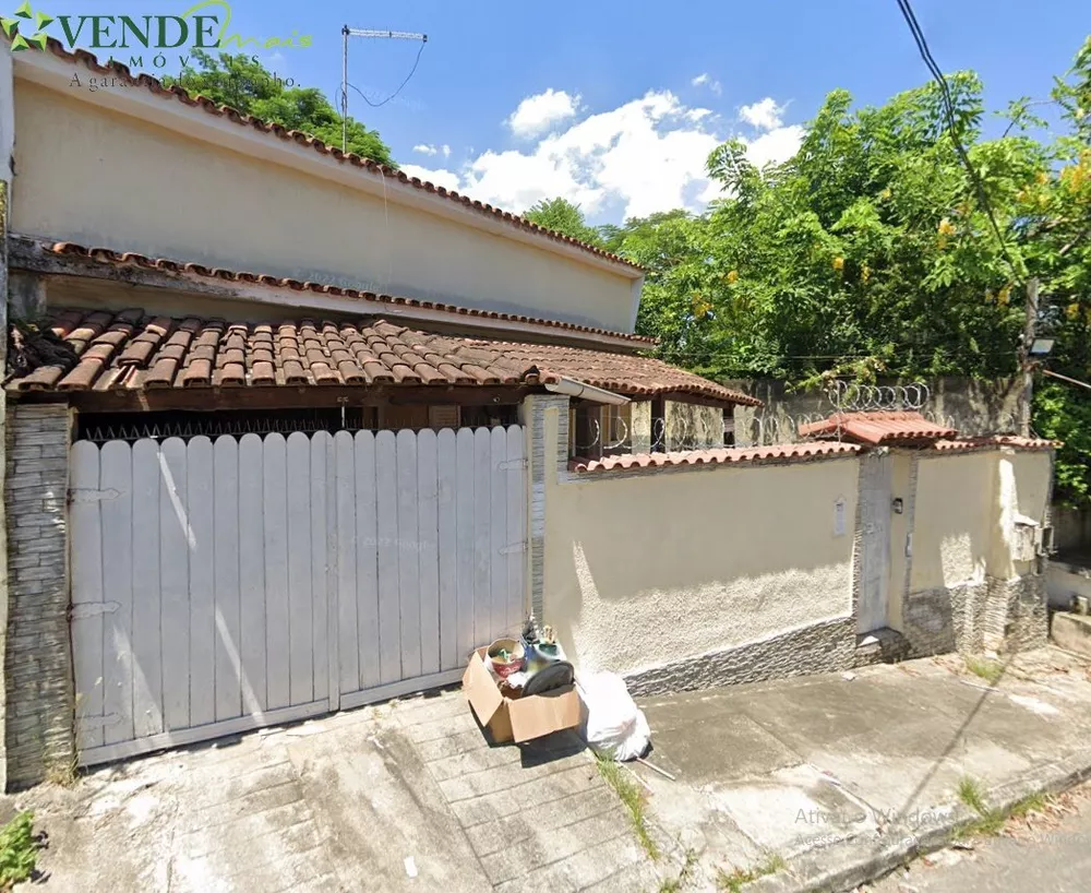 Casa à venda com 3 quartos, 100m² - Foto 1