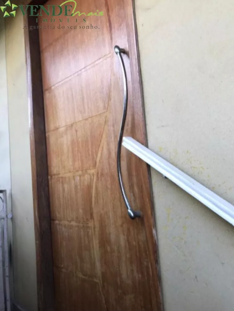 Sobrado à venda com 3 quartos, 100m² - Foto 2