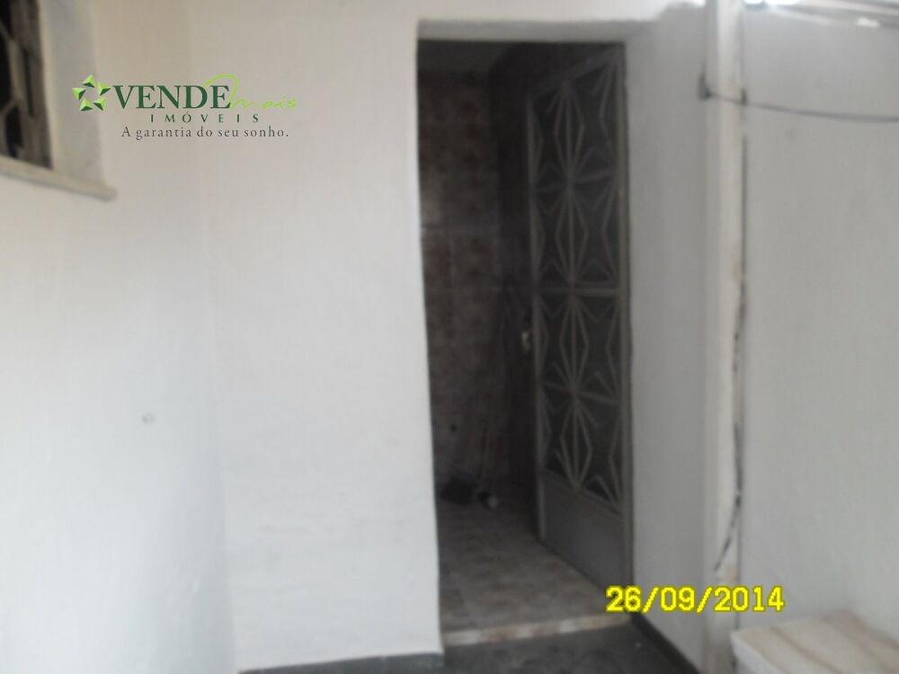 Casa à venda com 3 quartos, 74m² - Foto 4