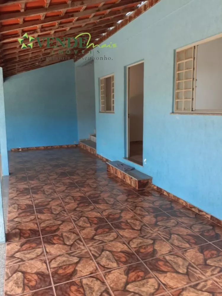 Casa à venda com 3 quartos, 360m² - Foto 1