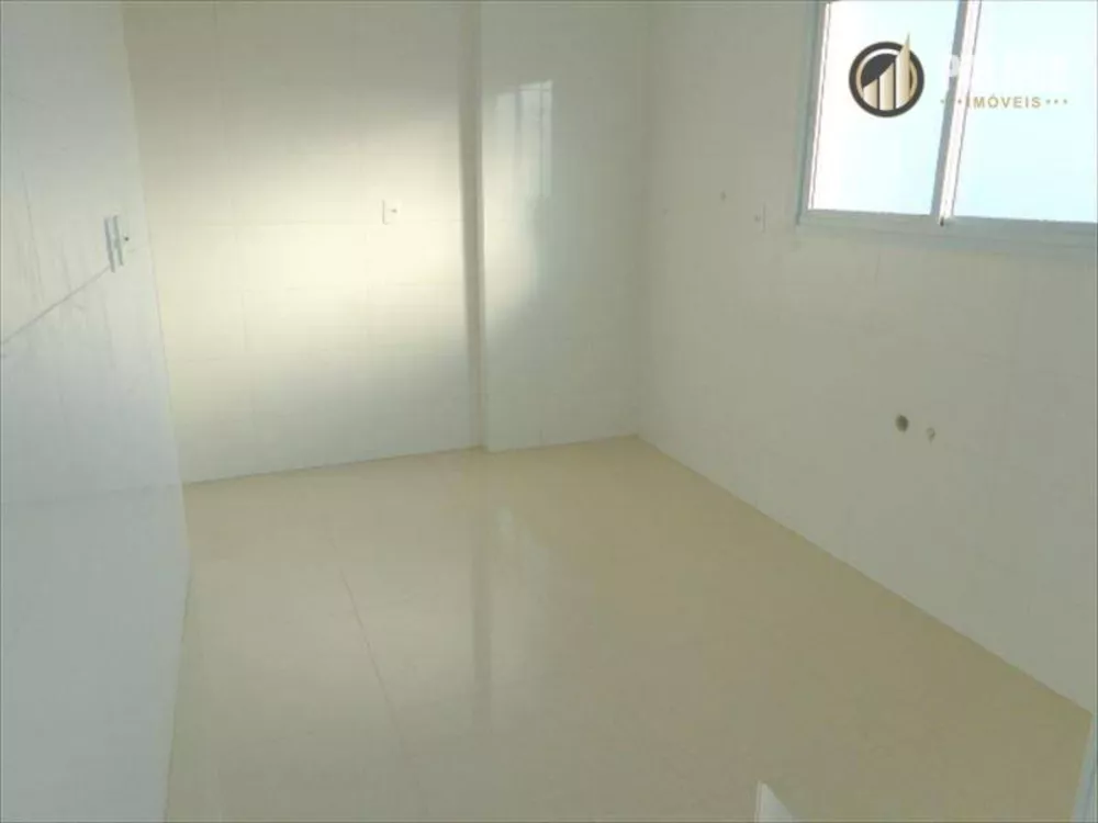 Apartamento à venda com 3 quartos, 123m² - Foto 8