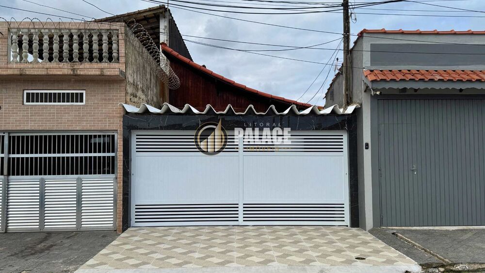 Casa à venda com 2 quartos, 90m² - Foto 1