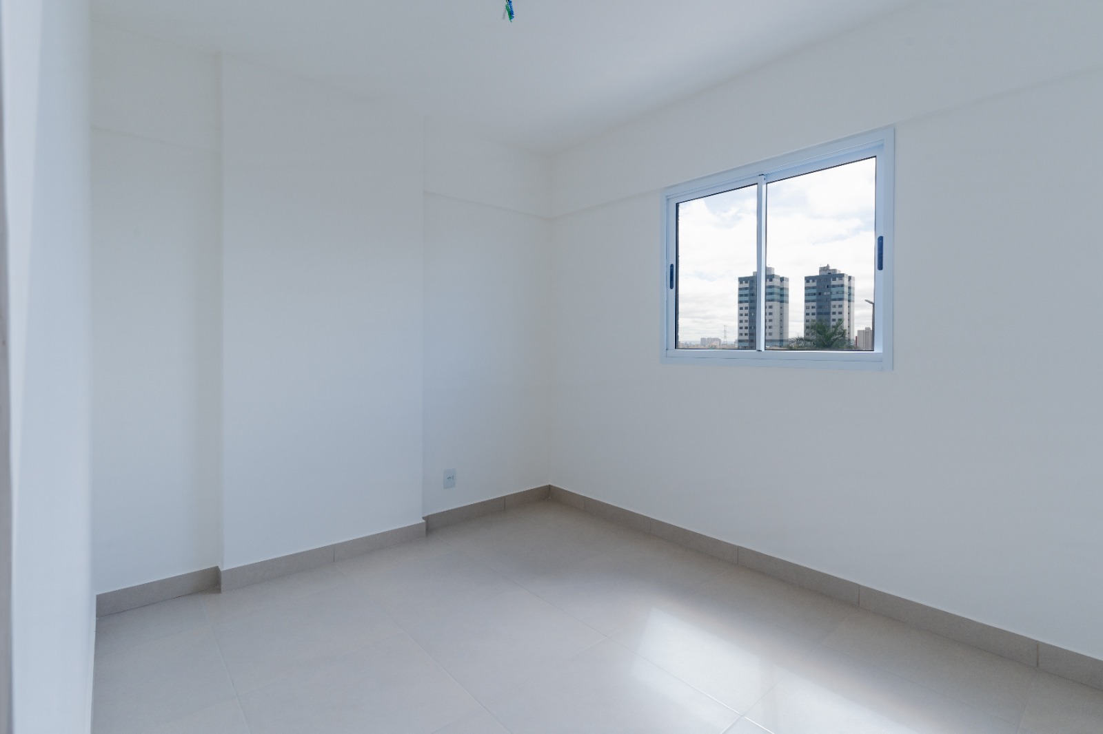 Apartamento à venda com 3 quartos, 64m² - Foto 2