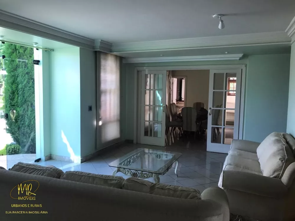 Casa, 4 quartos, 220 m² - Foto 1