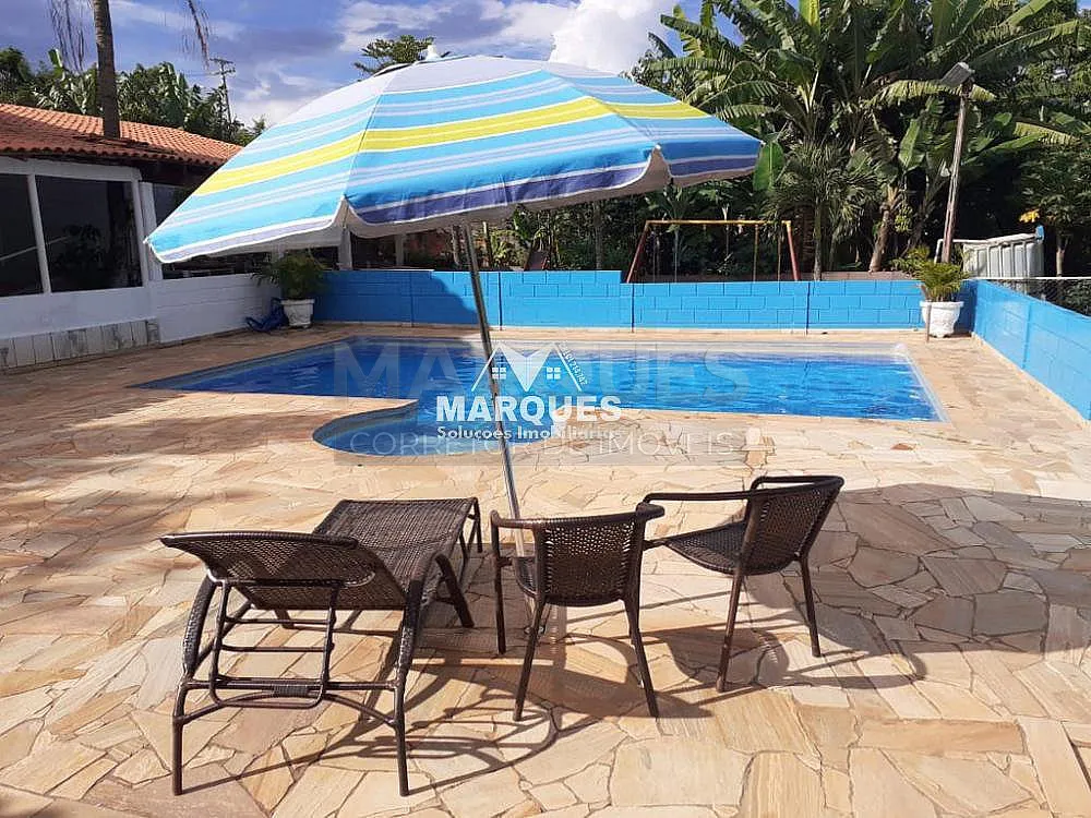 Chácara, 4 quartos, 1750 m² - Foto 1