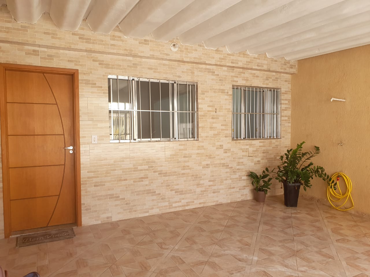 Casa à venda com 2 quartos, 75m² - Foto 1