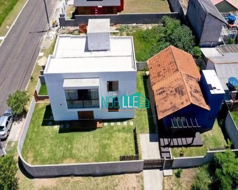 Casa de Condomínio à venda com 6 quartos, 250m² - Foto 1