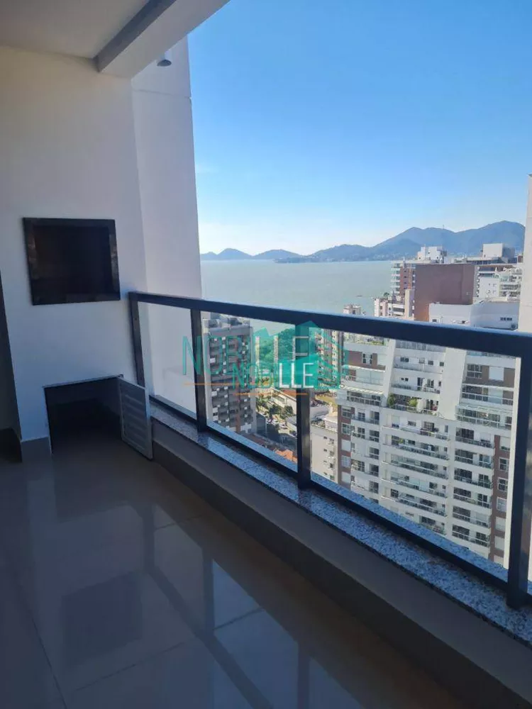 Apartamento à venda com 3 quartos, 137m² - Foto 1